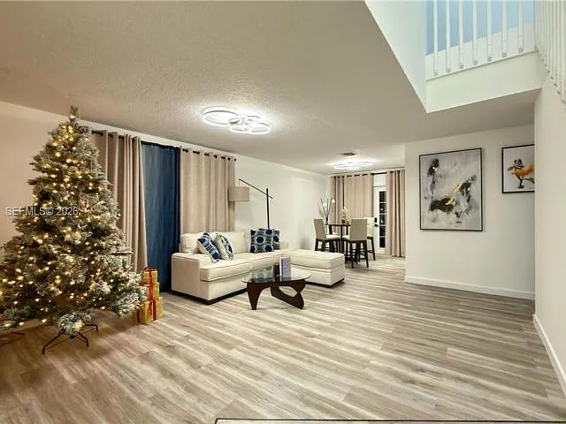 1001 SW 98th Ave — Photo 6