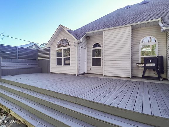 2nd image of 514 Royal Oak Dr