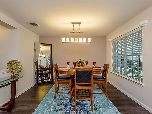 4th image of 10402 Country Squire Blvd