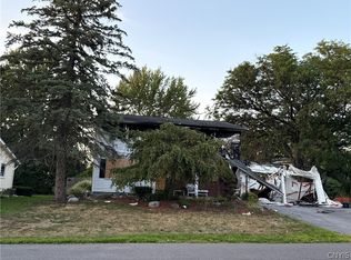 4 Nightingale Path, Liverpool, NY 13090