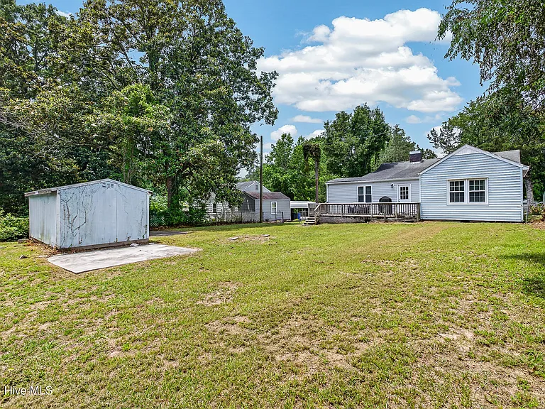 403 Sherwood Rd — Photo 21