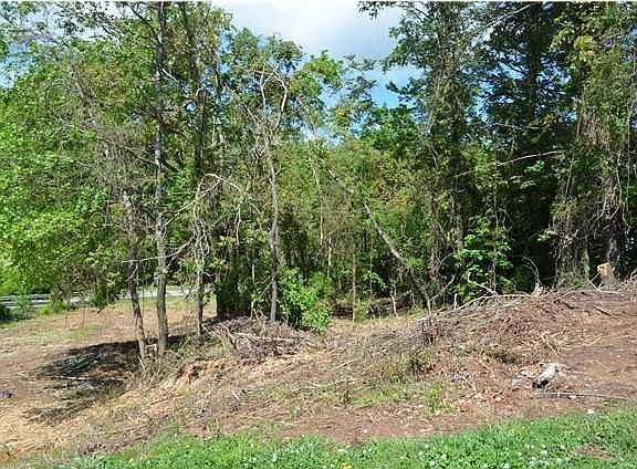 3rd image of 322 Knoll Creek Cir #18