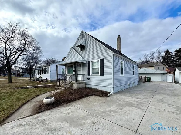 907 7th St, Maumee, OH 43537