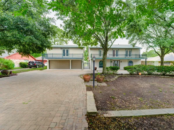 303 Shady Glen Ln, Conroe, TX 77385