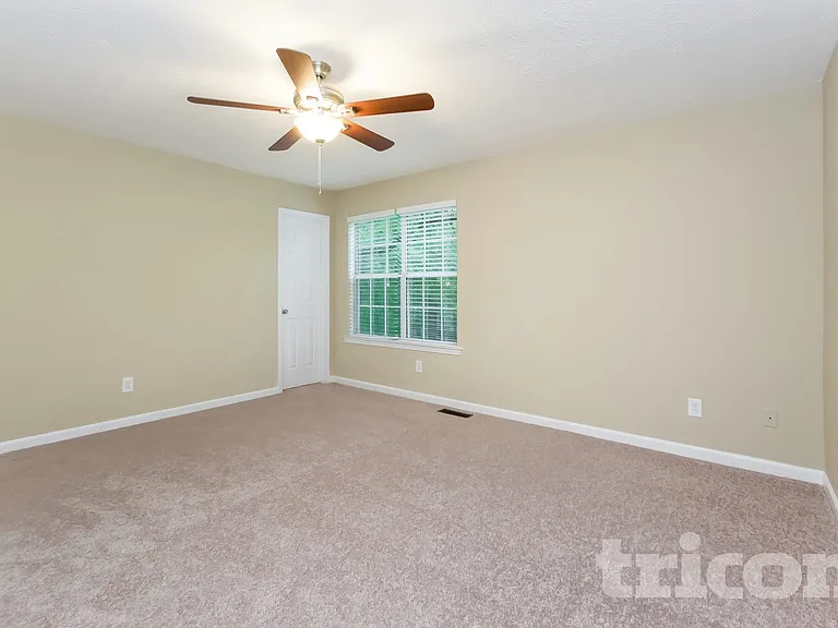 48 Halehaven Dr — Photo 7