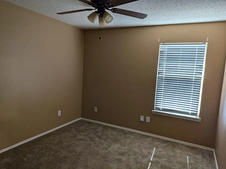 2428 Collier Dr — Photo 14