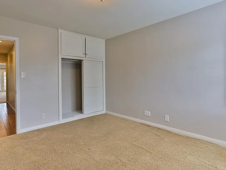 5907 Yarmouth Ave — Photo 14