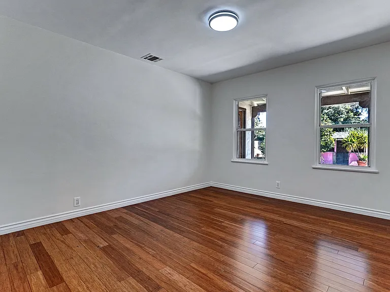 15340 Cohasset St — Photo 15