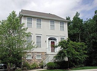 121 Arrowgate Dr, Randolph, NJ 07869