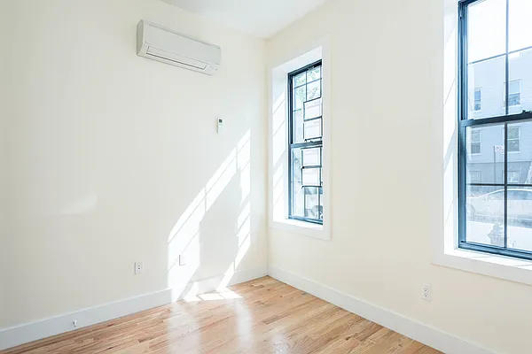 Rented by Nooklyn NYC LLC | media 30