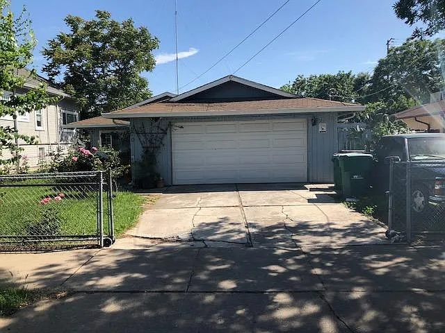 530 E Jefferson St photo 1