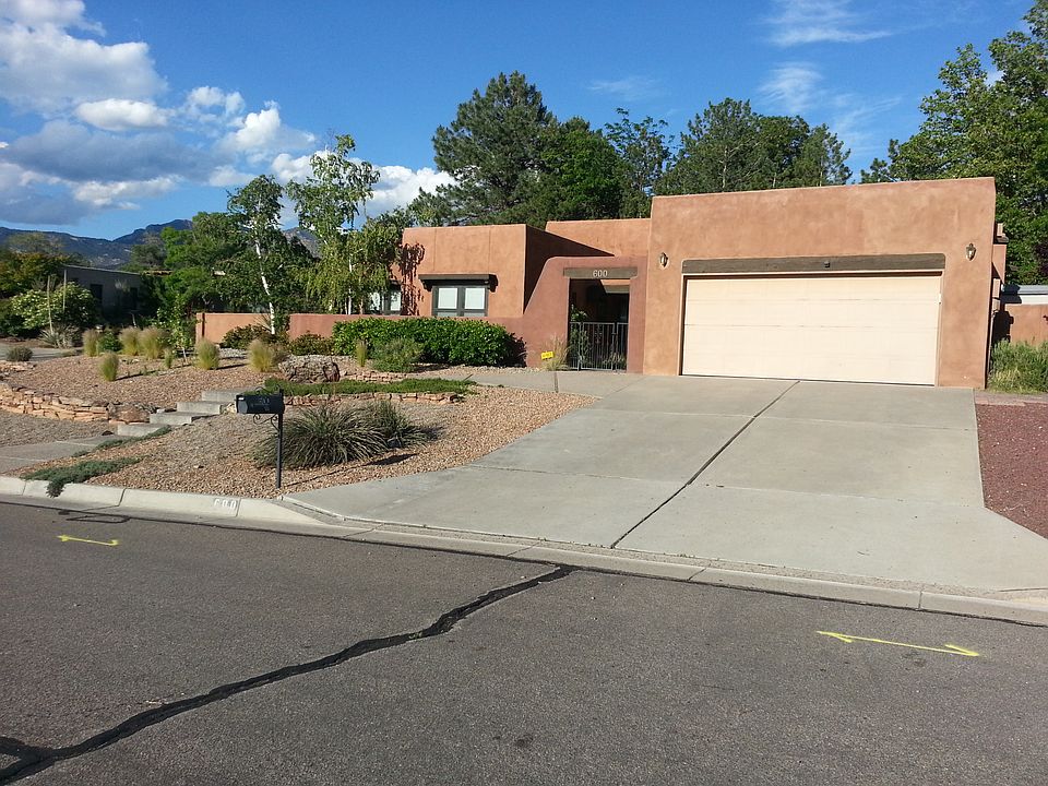 2nd image of 600 Posada Ct SE