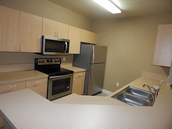 3rd image of 166 SW Peacock Blvd #34-102