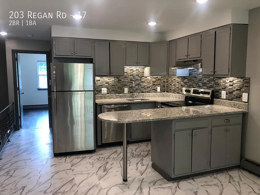 203 Regan Rd #17