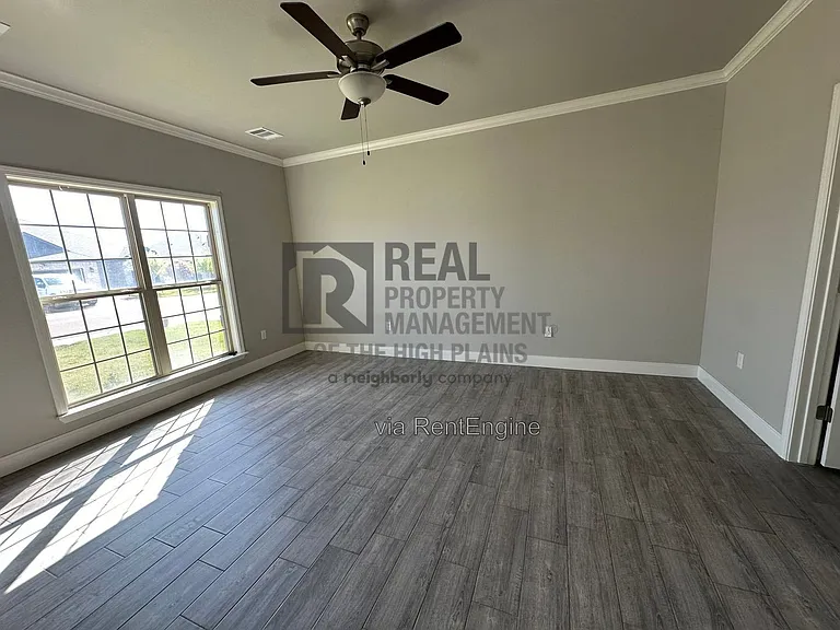 7604 Crestline Dr — Photo 14