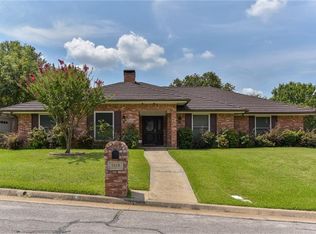 1810 Foxwood Ct, Arlington, TX 76012