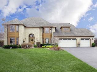 2005 Black Swan Ct, Darien, IL