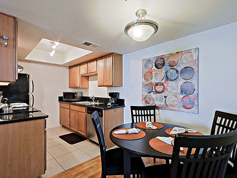 740 W Elm St #116 — Photo 28