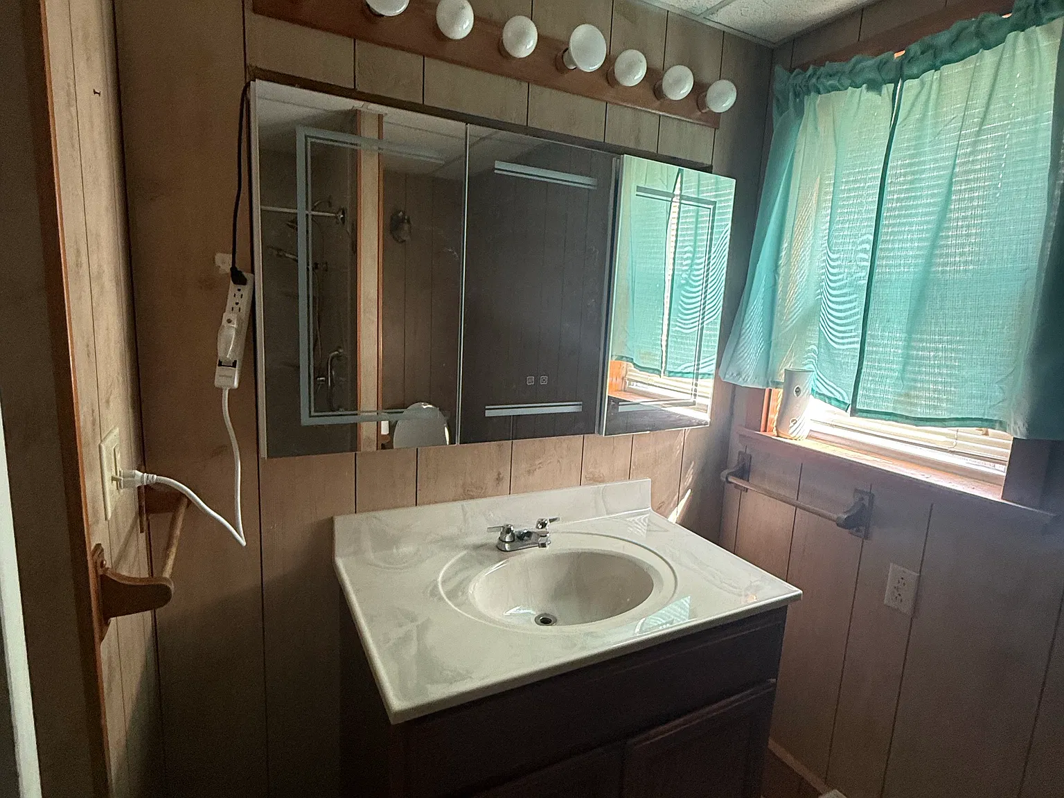 3 bed, 1000 sqft, $900 — Photo 3