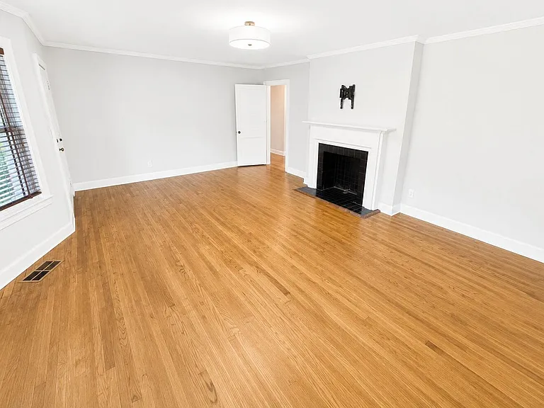 4204 Fairfield Ave — Photo 2