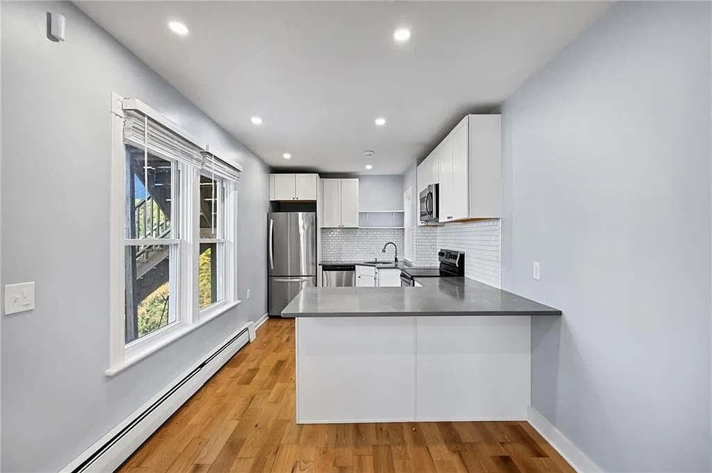 2 bed, 1.0 bath, 955 sqft, $1,800 — Photo 3