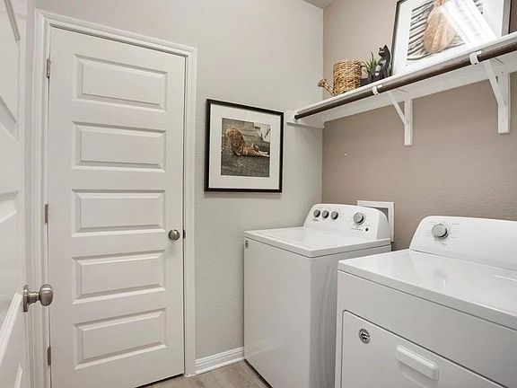 5th image of 901 Olive Creek Dr