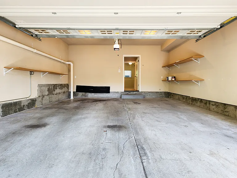 12838 NW Clement Ln — Photo 31