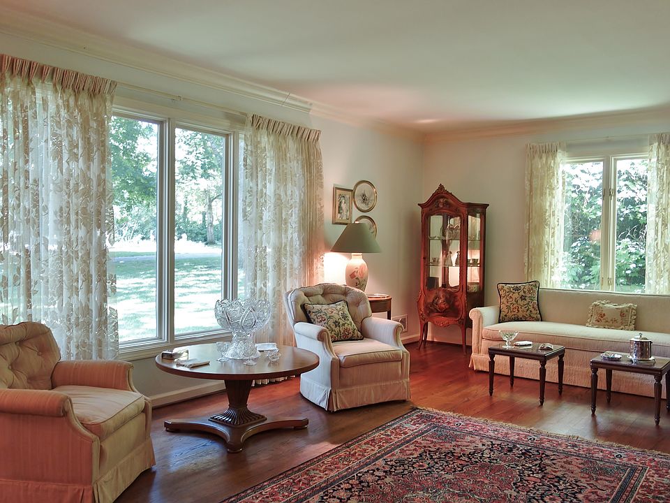 1st image of 2934 Sinclair Wood Dr