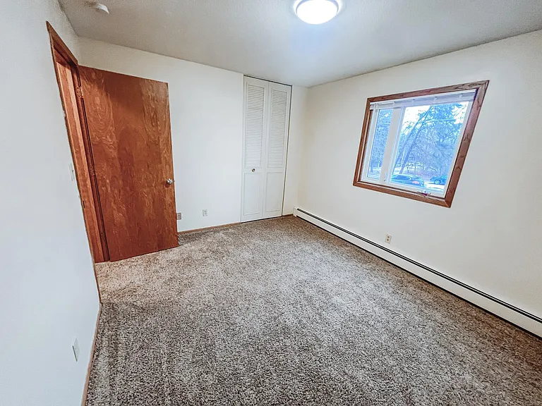 401 SE 10th St #2 — Photo 9