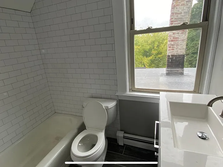 1 Chestnut St #7 — Photo 4