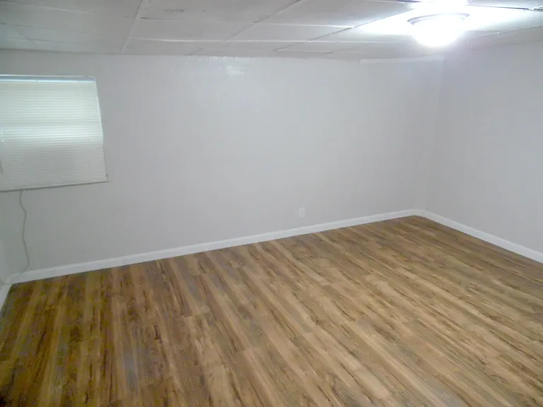 300 E Decatur St — Photo 6