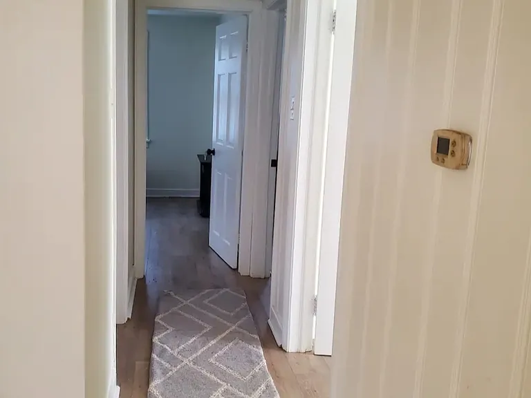 900 Ridgecliff Dr — Photo 3