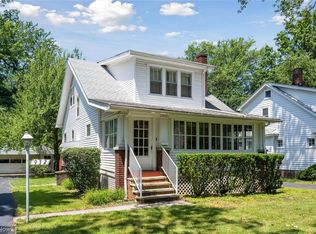932 Montford Rd, Cleveland Heights, OH 44121