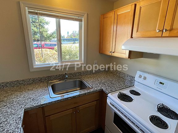 5th image of 1315 NE 181st Ave #5