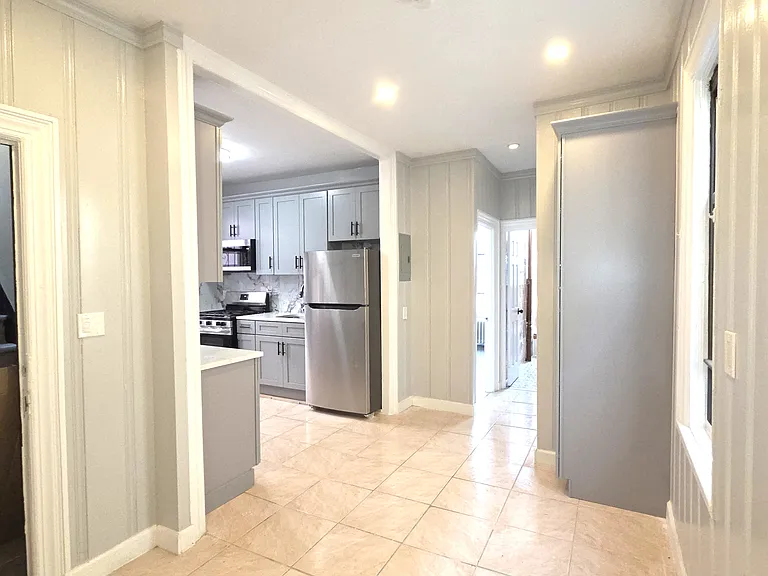562 E 92nd St #1 — Photo 2