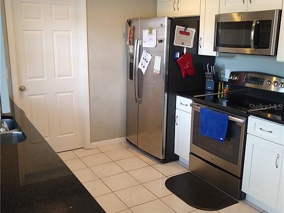 4th image of 612 Doheny Way