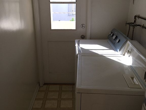 Laundry Room - Washer/Dryer