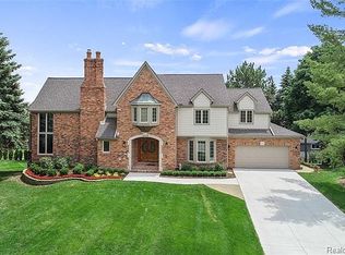 1982 Heritage Hill Ct, Rochester Hills, MI 48306