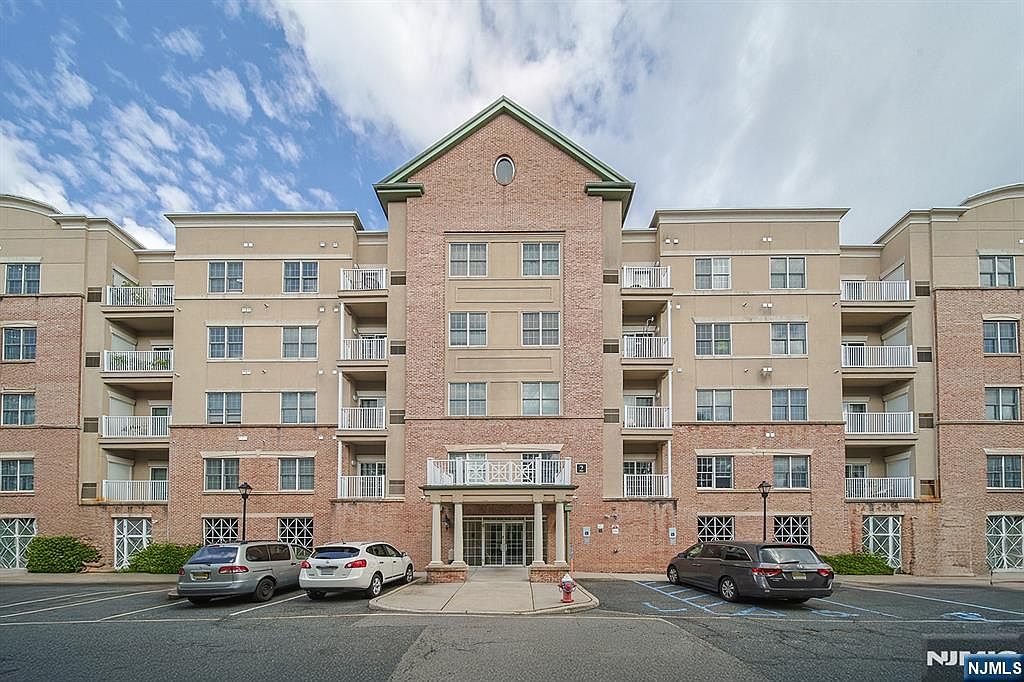 2107 Windsor Park Ct #107