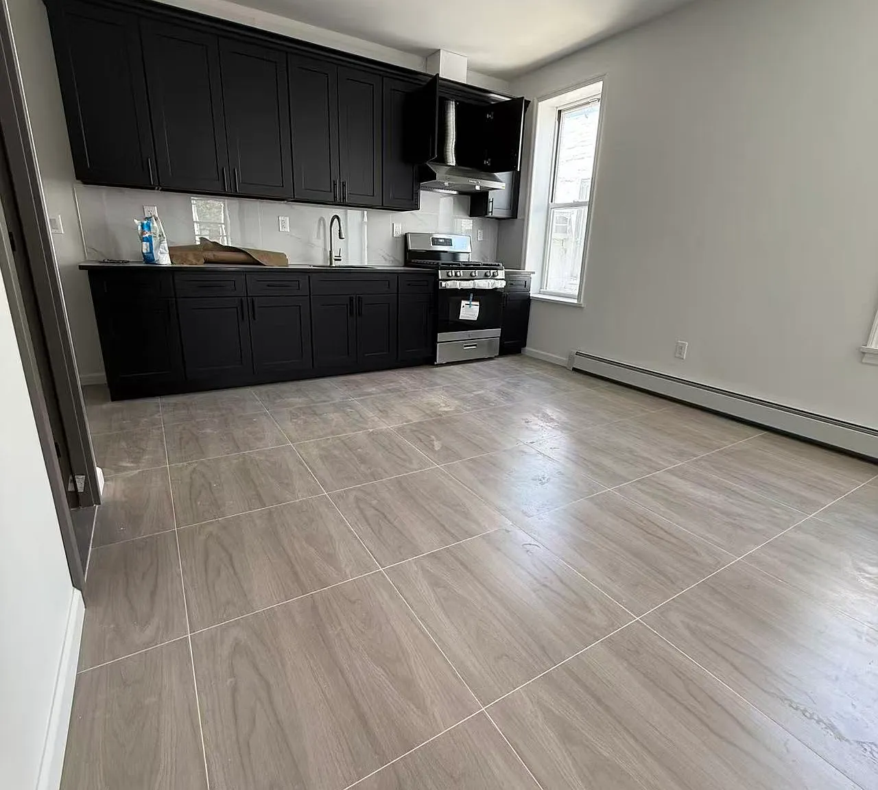 3 bed, $3,500 — Photo 1