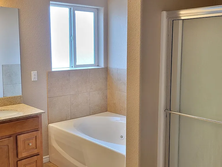 3000 Elizabeth Ct — Photo 11