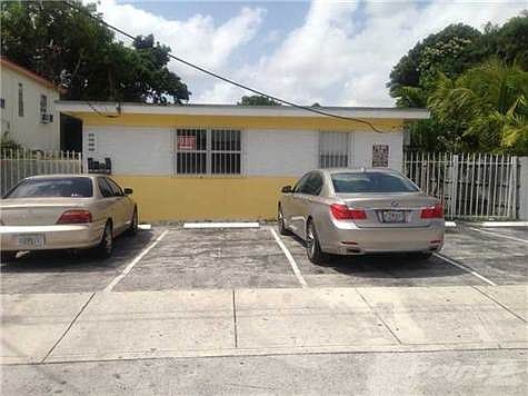 2nd image of 330 NW 35th St