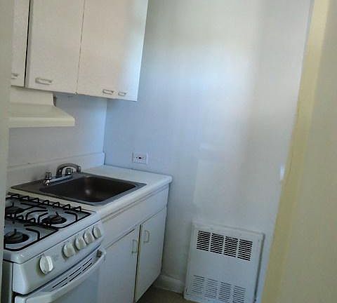 3rd image of 10915 37th Ave APT 4B
