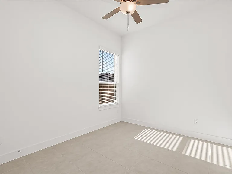 4916 Northern Woods Dr — Photo 22