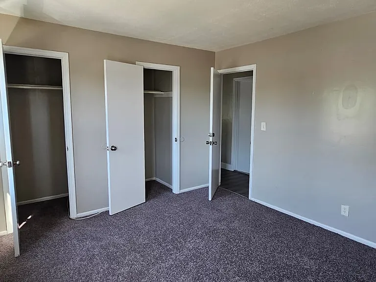 1127 Heck Ave — Photo 2