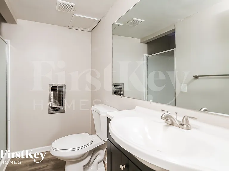 1798 Maple Ave — Photo 10