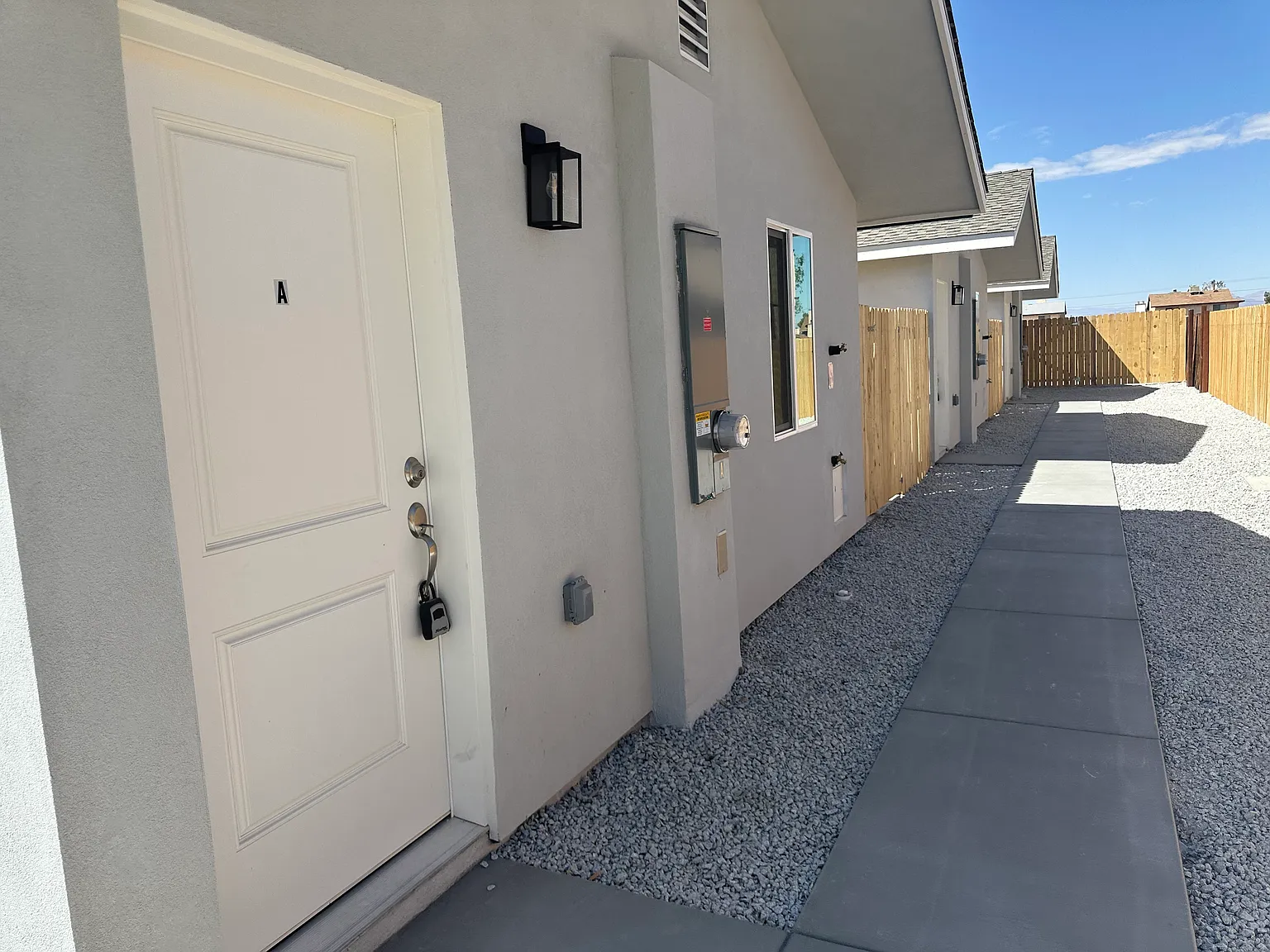 2 bed, 780 sqft, $1,300 — Photo 2