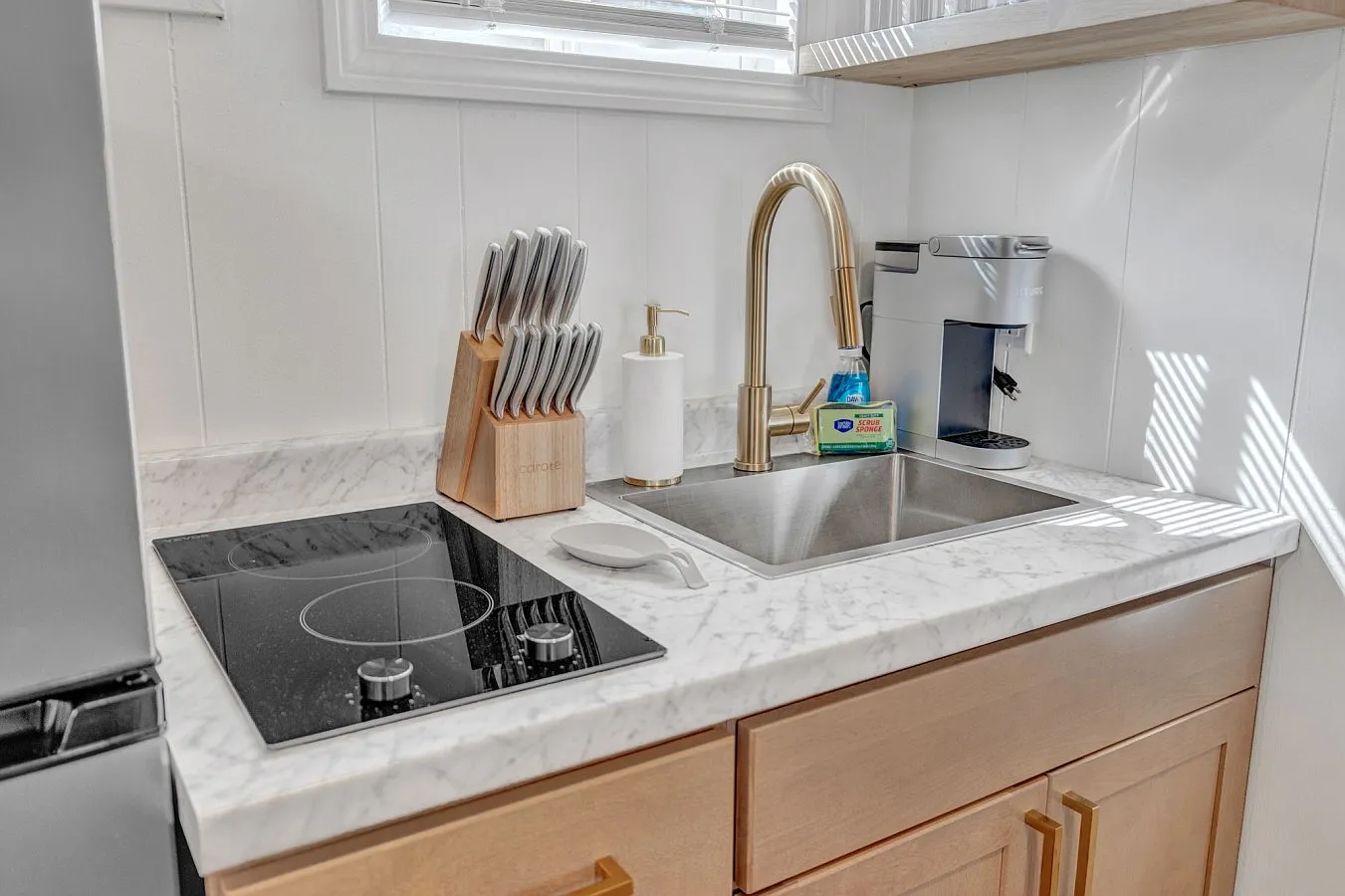 174 East Grand Avenue - 5 — Photo 4