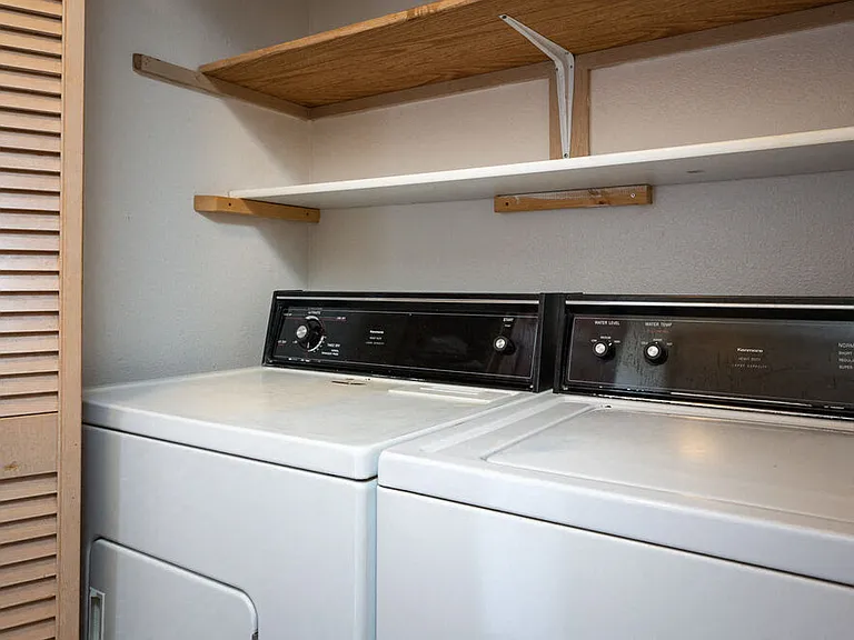 Tuxedo Park Apartments — Photo 37