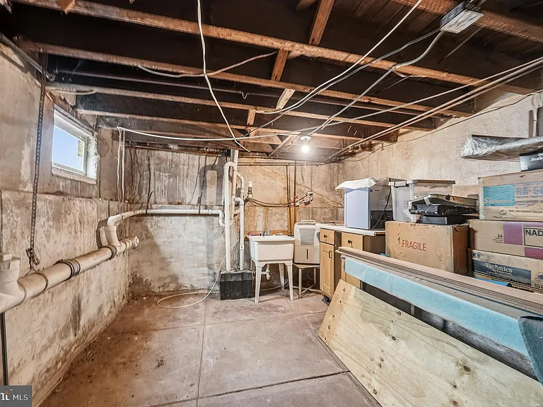 346 E Union St — Photo 38